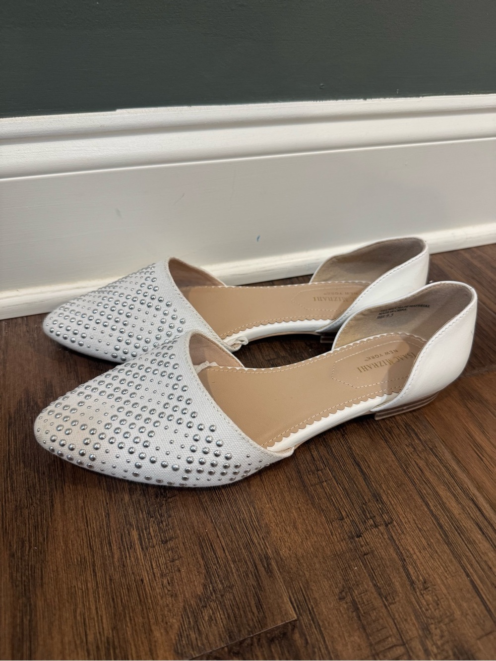Isaac Mizrahi White Studded Pointed D'Orsay Flats